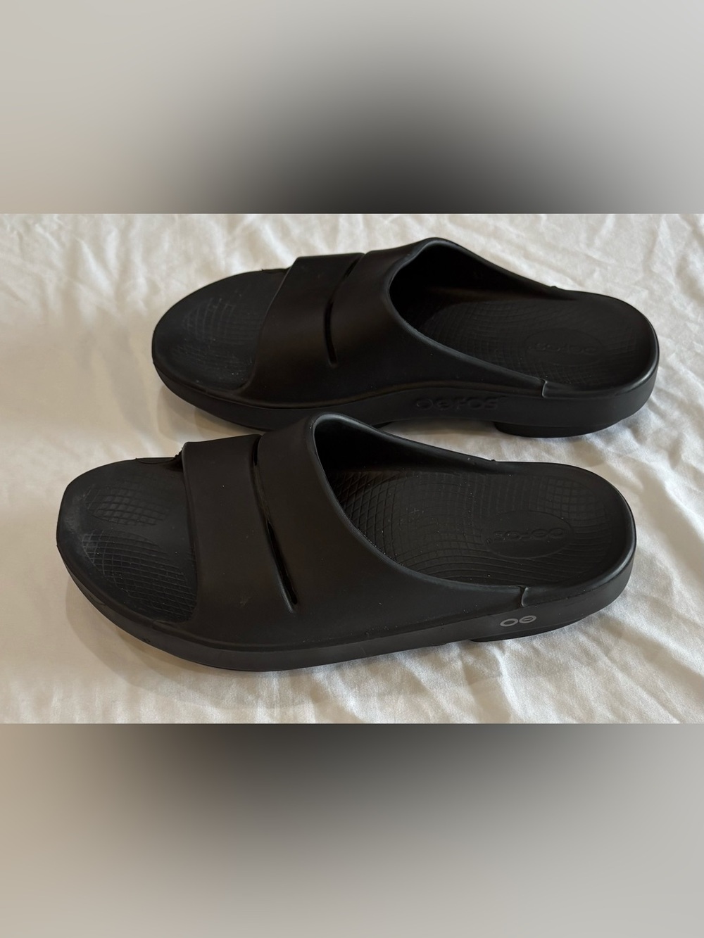 OOFOS OOAHH RECOVERY SLIDE SANDALS BLACK SIZE MEN 9 WOMEN 11 GREAT PRE-OWN